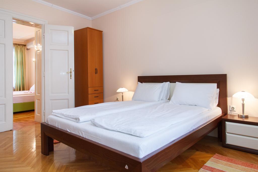 Central Belgrade Apartments 1 Room photo